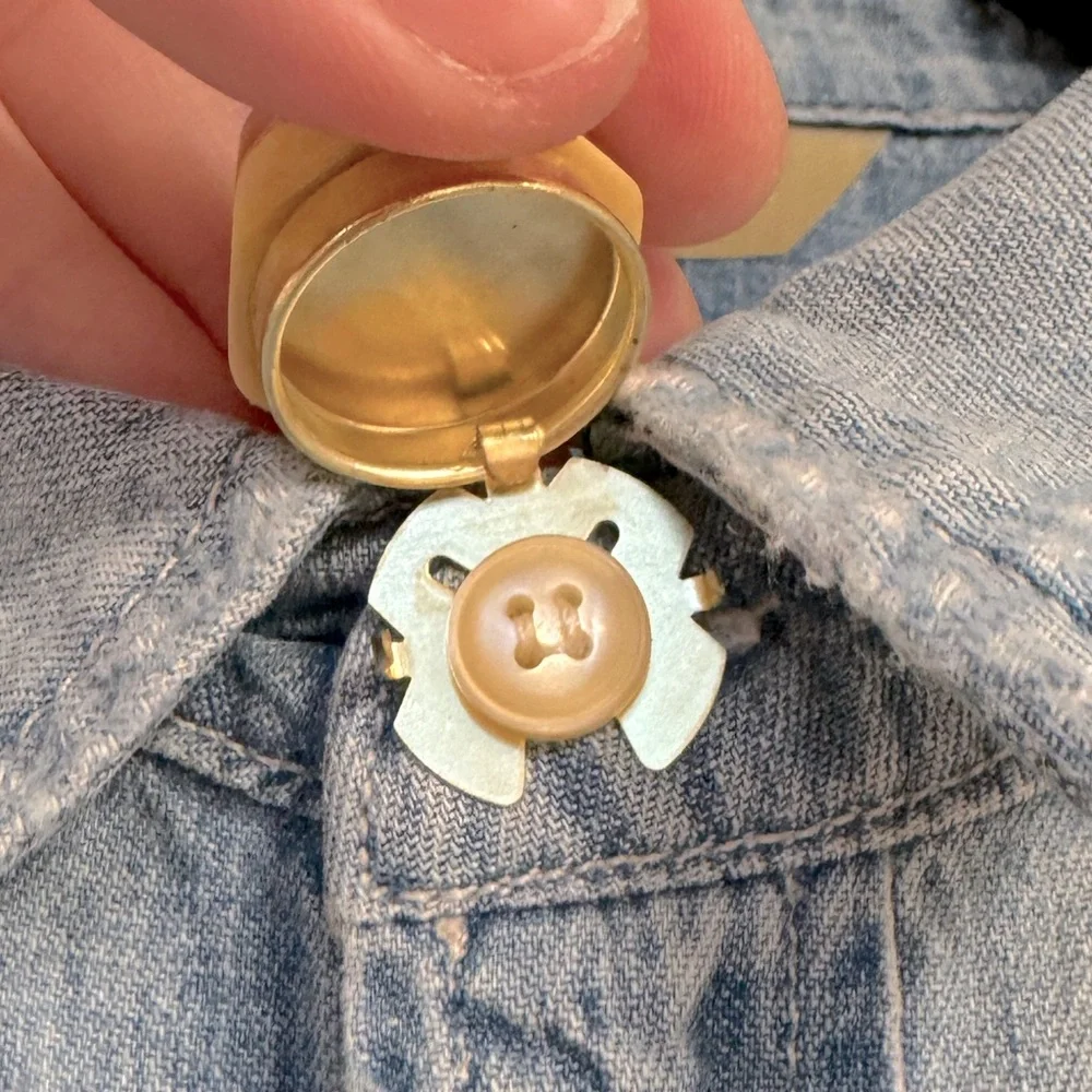 VINTAGE Resin Shell Button Cover - Picture 4 of 14